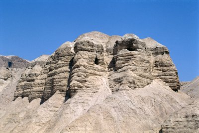 Vista delle grotte di Qumran, dove furono scoperti i Rotoli del Mar Morto nel 1947 da Unbekannt Unbekannt